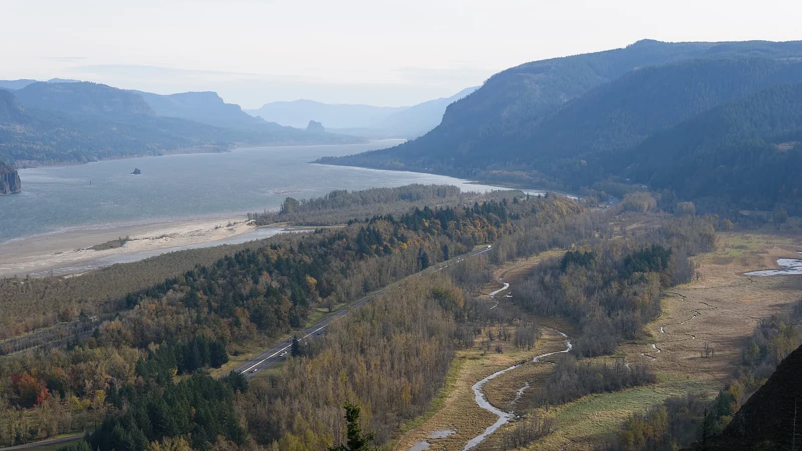 Troutdale gateway to the Columbia River Gorge with river mist