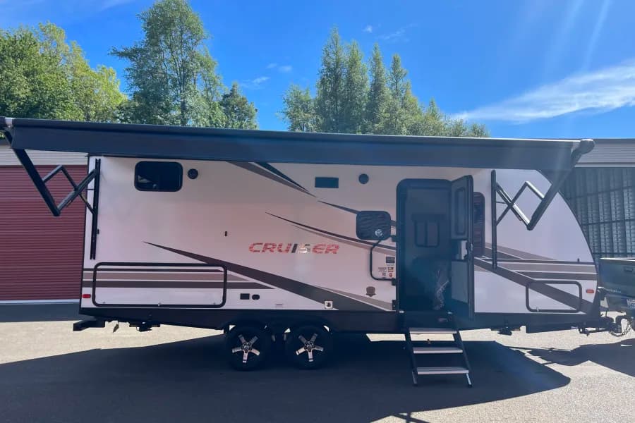 2022 Crossroads RV Cruiser Aire Travel Trailer RV rental in Portland Oregon — exterior