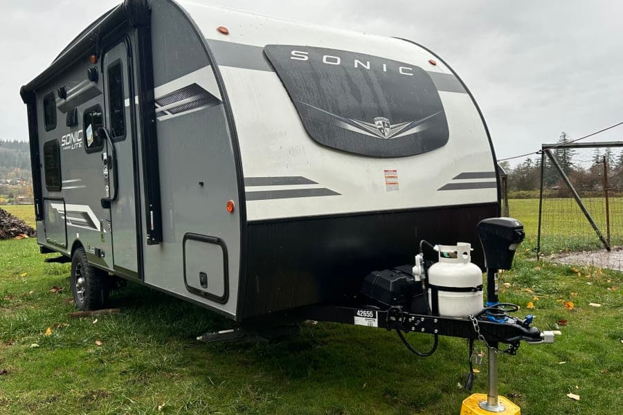 2023 Venture Sonic SL169VUD w/ bunk beds Travel Trailer RV rental in Portland Oregon — exterior