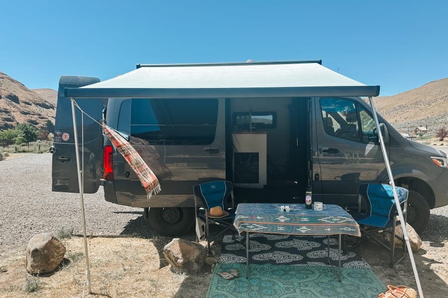 Van Zoen - Heated 2020 4x4 MB Custom Build Sprinter Class B RV rental in Portland Oregon — exterior