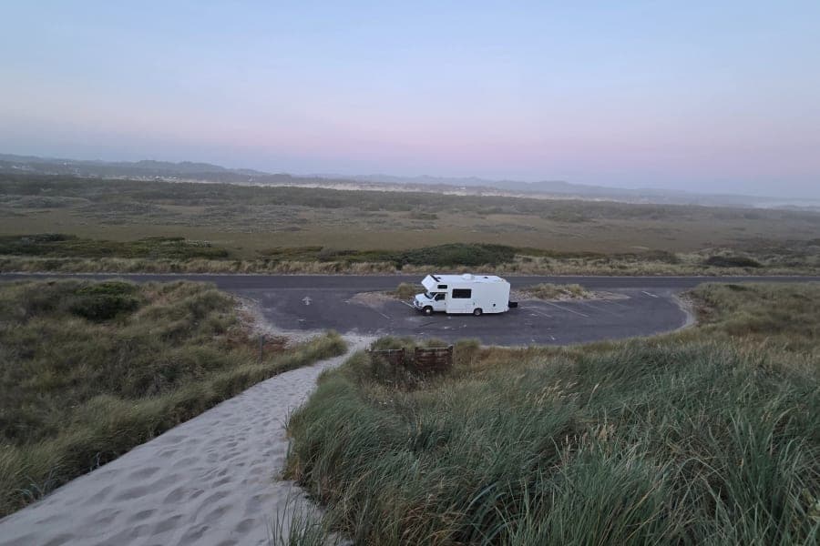 2015 Thor Majestic, Maneuverable, Powerful, and Cozy Class C RV rental in Portland Oregon — exterior